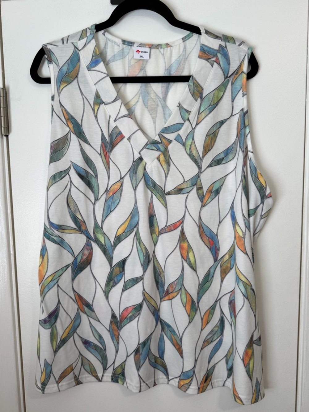 Abstract Leaf Print V-Neck Sleeveless Top